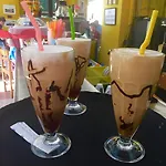 Lauras Bb 3* تيرانا