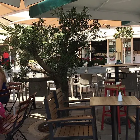 斯蒂芬中心住宿加早餐旅馆 住宿加早餐酒店 地拉那